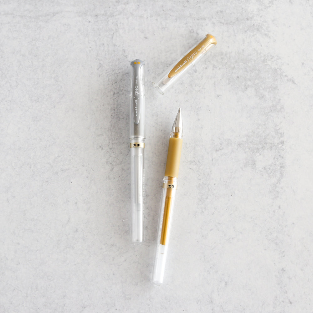 Uni Ball Signo Penna Gel Metallizzata UM-153 - Punta 1mm, Tratto 0,65mm - Confezione Da 3 (Oro, Argento, Bianco)